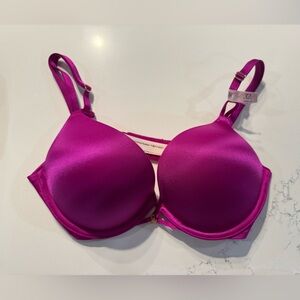 NWT - 32C -Victoria's Secret Bombshell Add 2 Cups Smooth Push-Up Bra